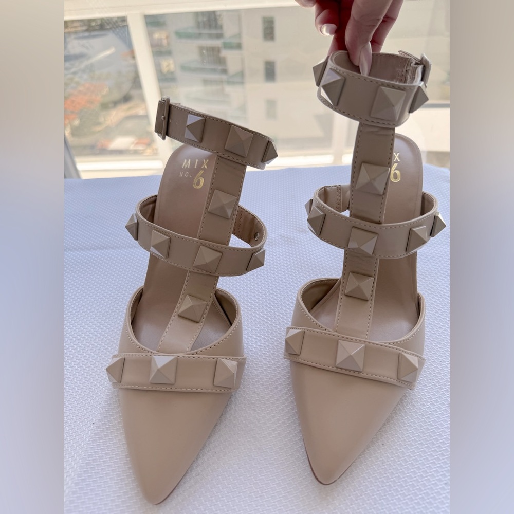 Mix N6 brand new never worn size 9